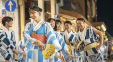 踊る人々（写真）