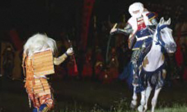 合戦の再現の様子（写真）