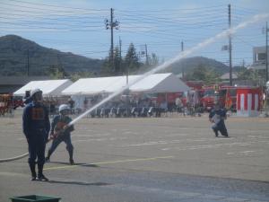 小型ポンプ操法（写真）